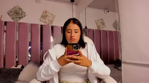 Snapshot of ana_m_ chatting on February 2, 2025, 2:06 am Ana online show from February 2, 2025, 2:06 am