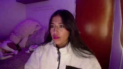 Snapshot of ana_m_ chatting on February 4, 2025, 4:37 am Ana online show from February 4, 2025, 4:37 am