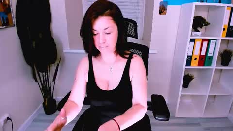 Snapshot of ana_mills chatting on October 30, 2025, 10:16 am Ana online show from October 30, 2025, 10:16 am