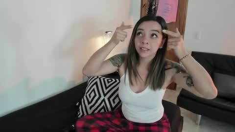 Ana  online show from April 25, 2026, 2:14 pm