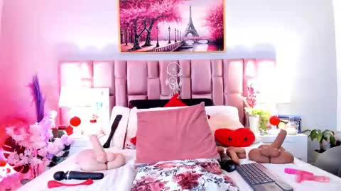 anaa_bellaa online show from December 4, 2025, 12:25 pm