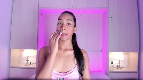 anaacollins_ online show from March 27, 2026, 12:05 pm