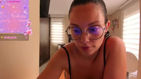 Snapshot of anabel_25 chatting on June 20, 2026, 7:05 pm Anabel online show from June 20, 2026, 7:05 pm