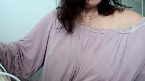 ANABELLOVEE online show from August 1, 2026, 6:45 am