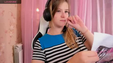 Snapshot of anabelmelody chatting on November 9, 2025, 6:17 pm AnabelMelody online show from November 9, 2025, 6:17 pm