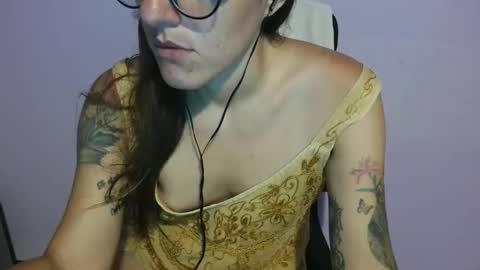 anabelucci_ online show from May 21, 2026, 3:46 am