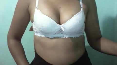 Snapshot of anacarada chatting on January 9, 2026, 11:35 am anacarada online show from January 9, 2026, 11:35 am