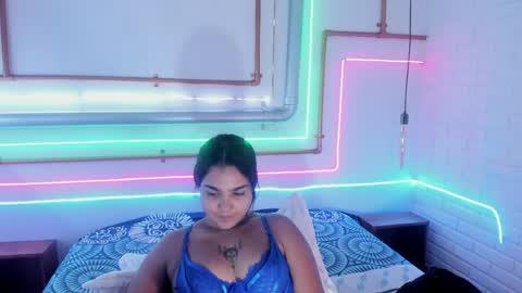 Snapshot of anaelle_bardin chatting on June 10, 2026, 12:04 pm Anna online show from June 10, 2026, 12:04 pm