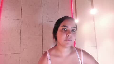 Snapshot of anaelle_bardin chatting on July 5, 2026, 4:36 pm Anna online show from July 5, 2026, 4:36 pm