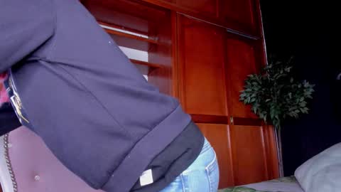 Anahi online show from December 16, 2025, 3:22 am