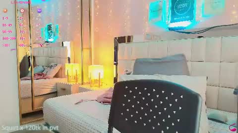 Snapshot of anahi_maite chatting on July 3, 2026, 6:03 pm Anahi online show from July 3, 2026, 6:03 pm