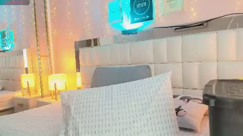 Snapshot of anahi_maite chatting on July 8, 2026, 7:07 pm Anahi online show from July 8, 2026, 7:07 pm