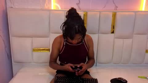 Ana  online show from September 25, 2025, 8:01 pm