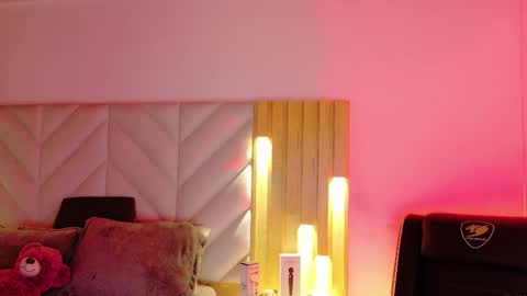 Anaise  online show from March 30, 2026, 11:33 am