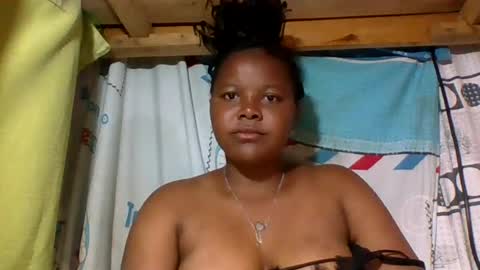 anaissa23 online show from June 19, 2026, 10:57 pm
