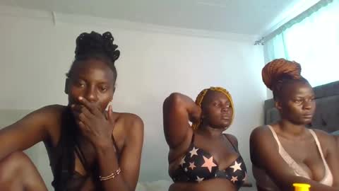 Snapshot of analeia_ chatting on January 14, 2025, 7:17 am Analeia online show from January 14, 2025, 7:17 am