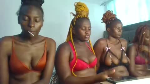 Snapshot of analeia_ chatting on January 23, 2025, 6:28 am Analeia online show from January 23, 2025, 6:28 am