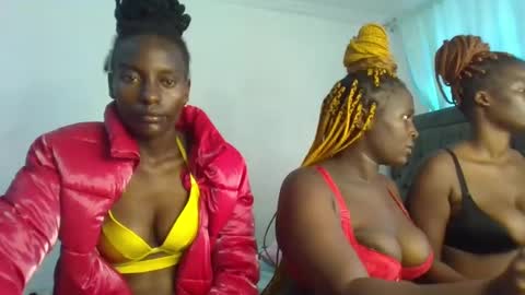 Snapshot of analeia_ chatting on January 26, 2025, 6:07 am Analeia online show from January 26, 2025, 6:07 am