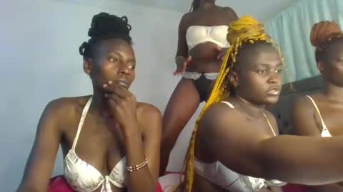 Snapshot of analeia_ chatting on January 30, 2025, 7:26 pm Analeia online show from January 30, 2025, 7:26 pm