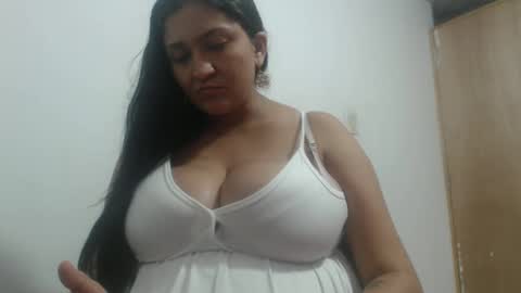 Snapshot of analy_hot chatting on October 28, 2025, 1:09 am analy_hot online show from October 28, 2025, 1:09 am