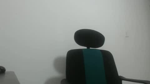 Snapshot of analy_hot chatting on December 19, 2025, 11:45 pm analy_hot online show from December 19, 2025, 11:45 pm