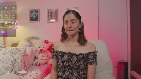 Ana Mara Botero online show from October 12, 2025, 12:42 am