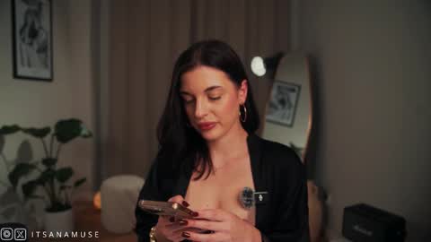 Ana online show from October 12, 2025, 9:36 pm