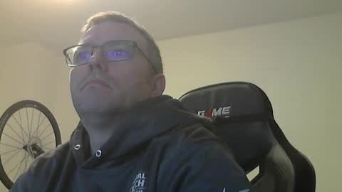 Snapshot of anarchox chatting on December 1, 2025, 6:40 am Andi online show from December 1, 2025, 6:40 am