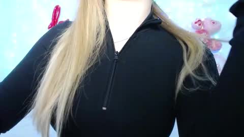 anastacyyellig online show from February 18, 2025, 12:06 pm