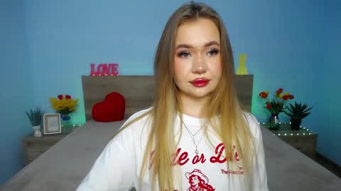 anastacyyellig online show from March 11, 2025, 2:21 am