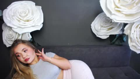 anastacyyellig online show from September 8, 2025, 2:27 pm