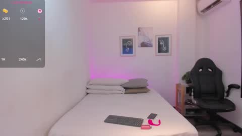 Snapshot of anastasia_lauren chatting on September 29, 2025, 7:40 pm Ana online show from September 29, 2025, 7:40 pm