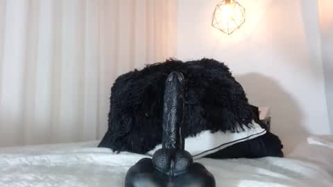 Snapshot of anastasiia_xs chatting on February 6, 2025, 9:32 am Anna .. online show from February 6, 2025, 9:32 am
