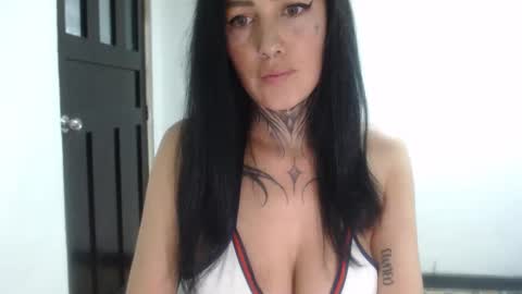 Snapshot of anasweet_69 chatting on December 13, 2025, 11:21 pm ANA online show from December 13, 2025, 11:21 pm