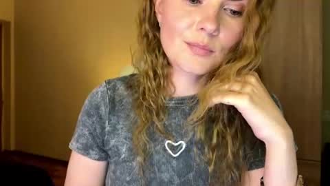 Snapshot of anavelle chatting on June 10, 2026, 11:24 pm Ana online show from June 10, 2026, 11:24 pm