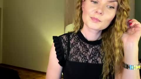 Snapshot of anavelle chatting on July 4, 2026, 11:33 pm Ana online show from July 4, 2026, 11:33 pm