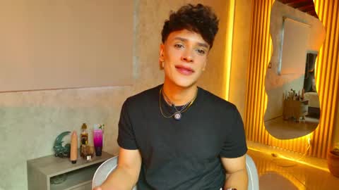 Snapshot of ander_ashford77 chatting on June 1, 2026, 12:18 pm Ander online show from June 1, 2026, 12:18 pm