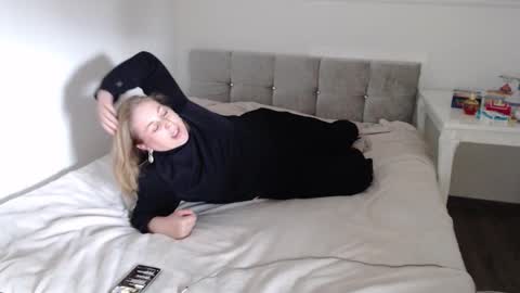 Snapshot of andorphina chatting on October 20, 2025, 9:54 am Andorphin online show from October 20, 2025, 9:54 am