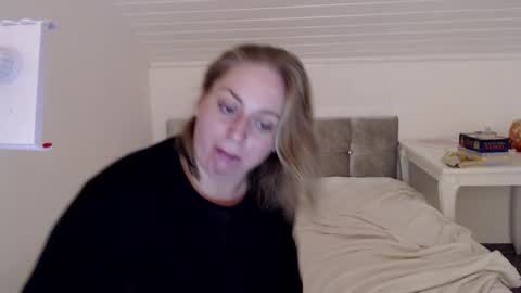 Snapshot of andorphina chatting on October 26, 2025, 8:42 am Andorphin online show from October 26, 2025, 8:42 am