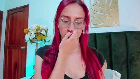 Snapshot of andracyruss chatting on January 27, 2025, 5:37 pm Andra Cyrus online show from January 27, 2025, 5:37 pm