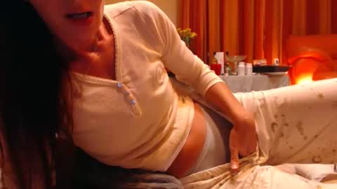 Snapshot of andrasweetie chatting on September 25, 2025, 9:18 pm Andra online show from September 25, 2025, 9:18 pm