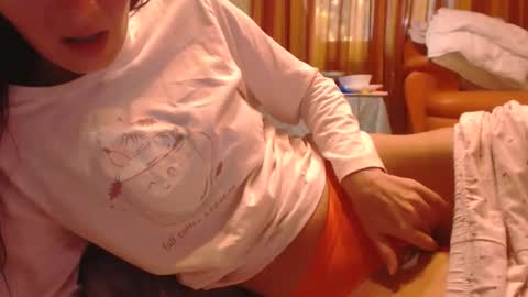 Snapshot of andrasweetie chatting on October 17, 2025, 6:16 am Andra online show from October 17, 2025, 6:16 am