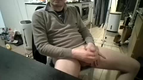 Snapshot of andre7760 chatting on March 6, 2025, 2:29 pm my skyp ericson1976 online show from March 6, 2025, 2:29 pm