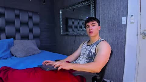 Snapshot of andre_parker chatting on February 13, 2025, 11:15 pm Andre Parker online show from February 13, 2025, 11:15 pm