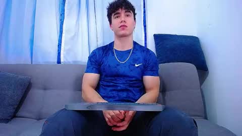 Snapshot of andre_parker chatting on September 9, 2025, 10:09 pm Andre Parker online show from September 9, 2025, 10:09 pm