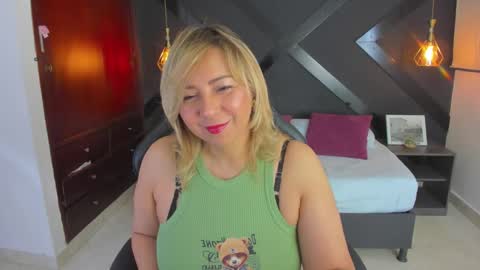 Snapshot of andre_soto_ chatting on September 21, 2025, 3:52 am A N D R E online show from September 21, 2025, 3:52 am