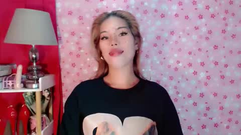 Snapshot of andrea06121998 chatting on November 8, 2025, 9:53 am andrea06121998 online show from November 8, 2025, 9:53 am