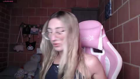 Andrea  online show from May 26, 2026, 4:14 pm