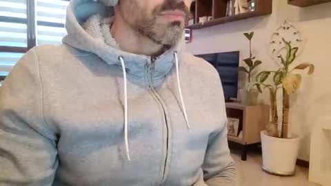 andrea_feetlover online show from February 15, 2026, 6:21 am