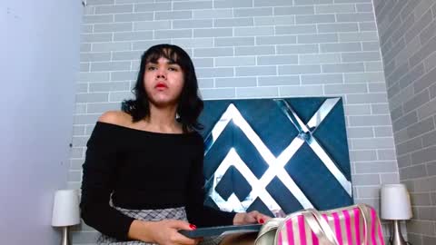 Snapshot of andrea_gill_ chatting on October 9, 2025, 12:58 pm Andres Gil online show from October 9, 2025, 12:58 pm